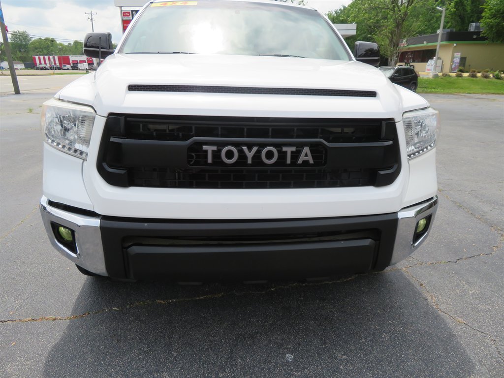 2016 Toyota Tundra SR5 photo