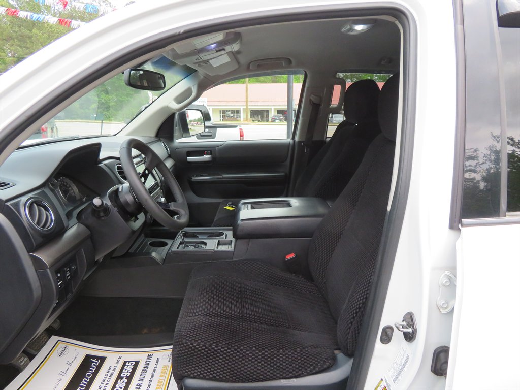 2016 Toyota Tundra SR5 photo