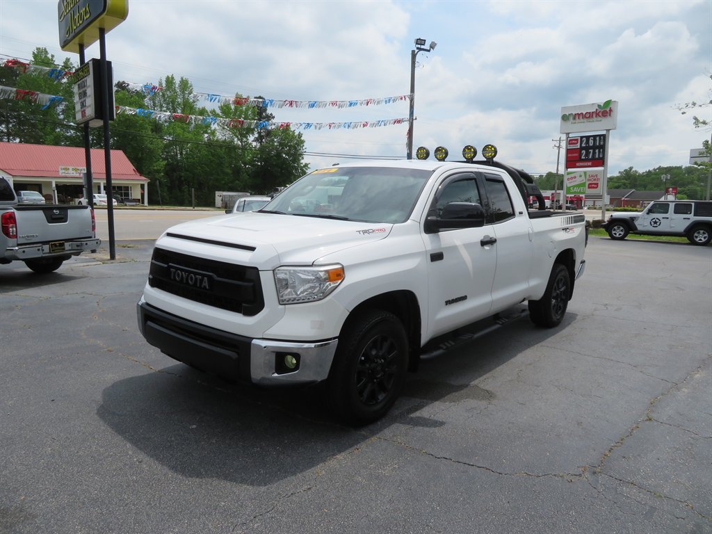 2016 Toyota Tundra SR5 photo