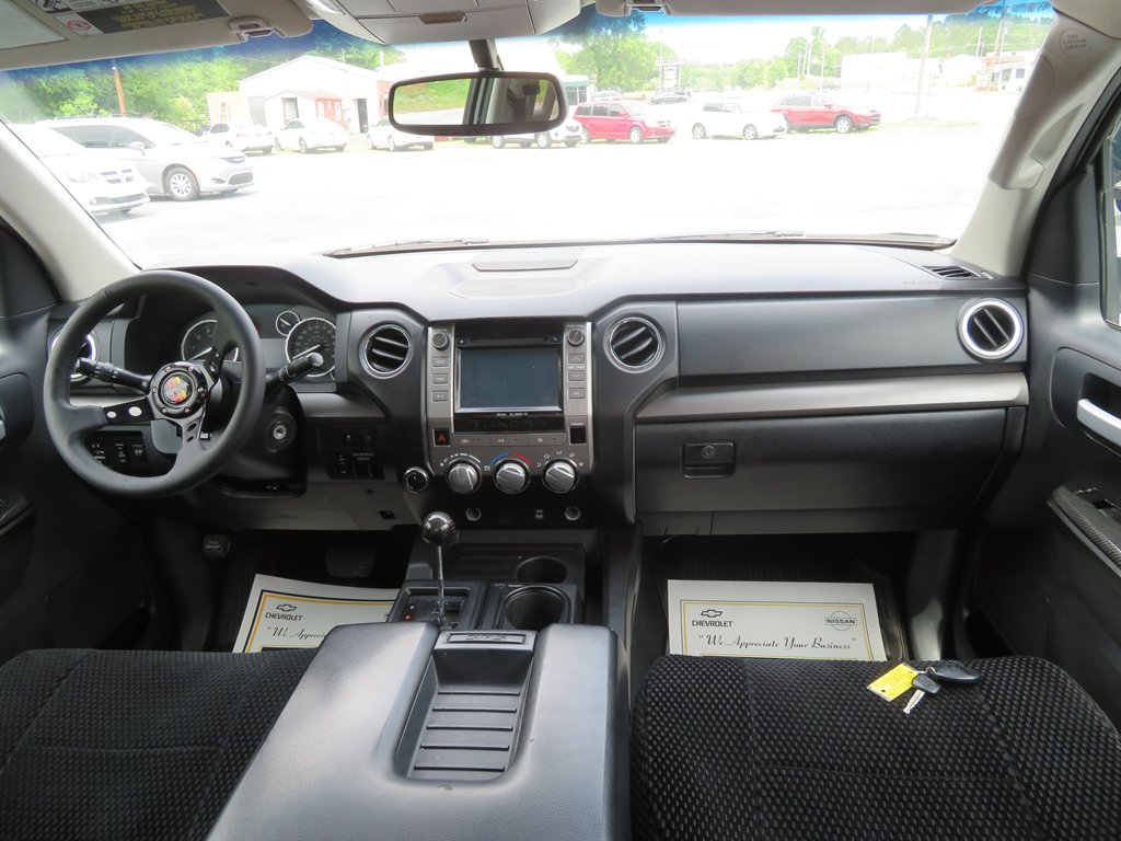 2016 Toyota Tundra SR5 photo