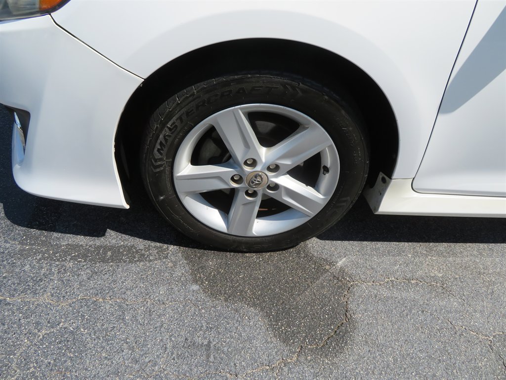 2012 Toyota Camry L photo