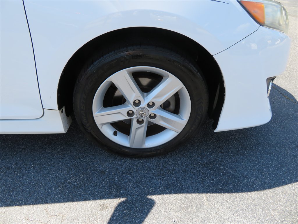 2012 Toyota Camry L photo