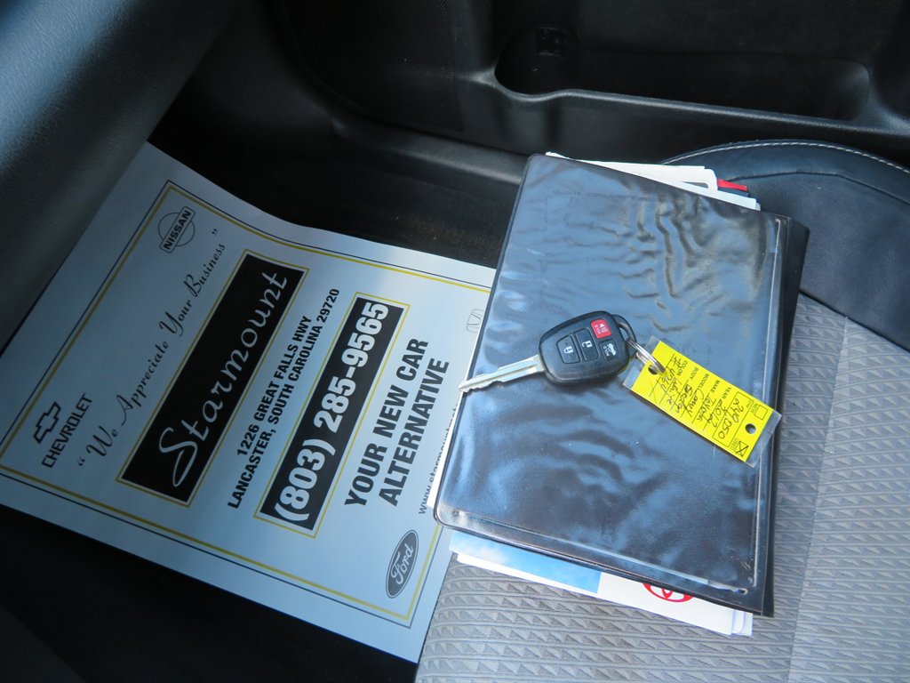 2012 Toyota Camry L photo