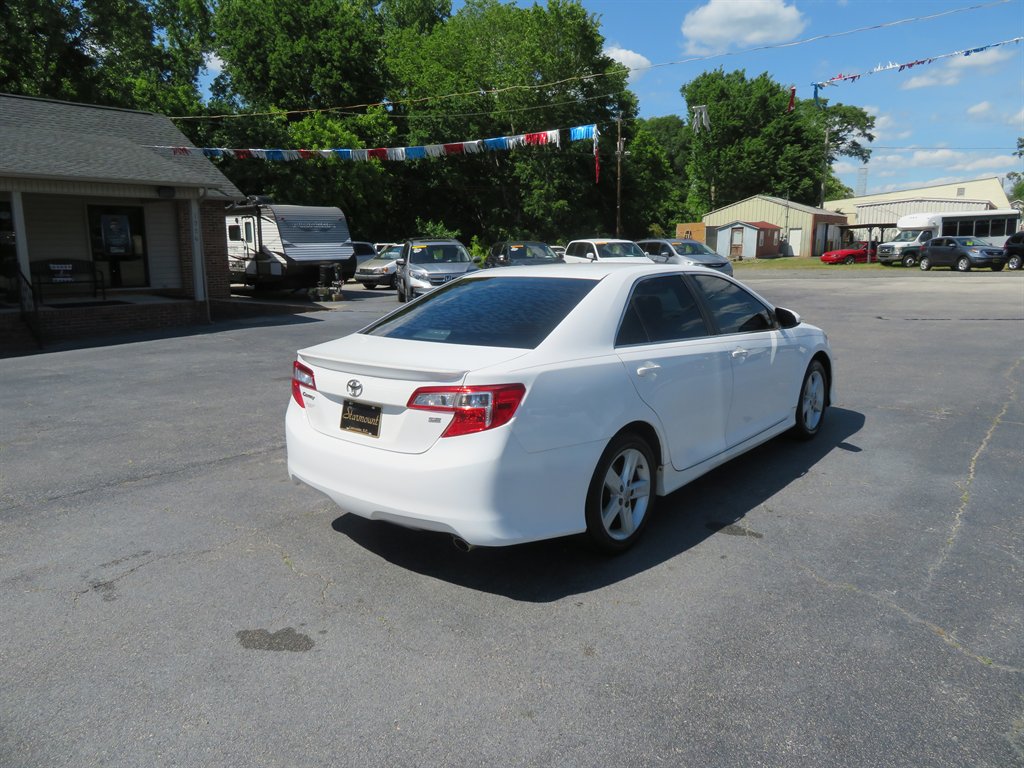 2012 Toyota Camry L photo