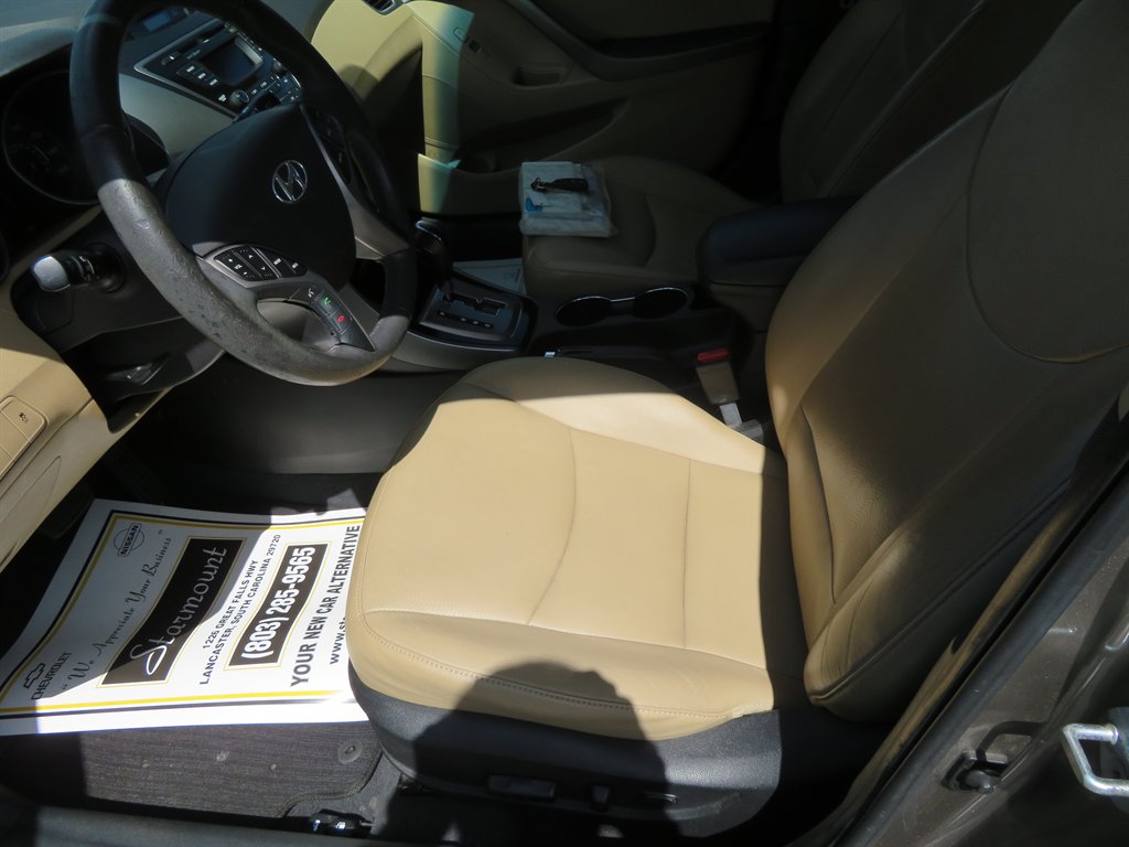 2013 Hyundai Elantra GLS photo