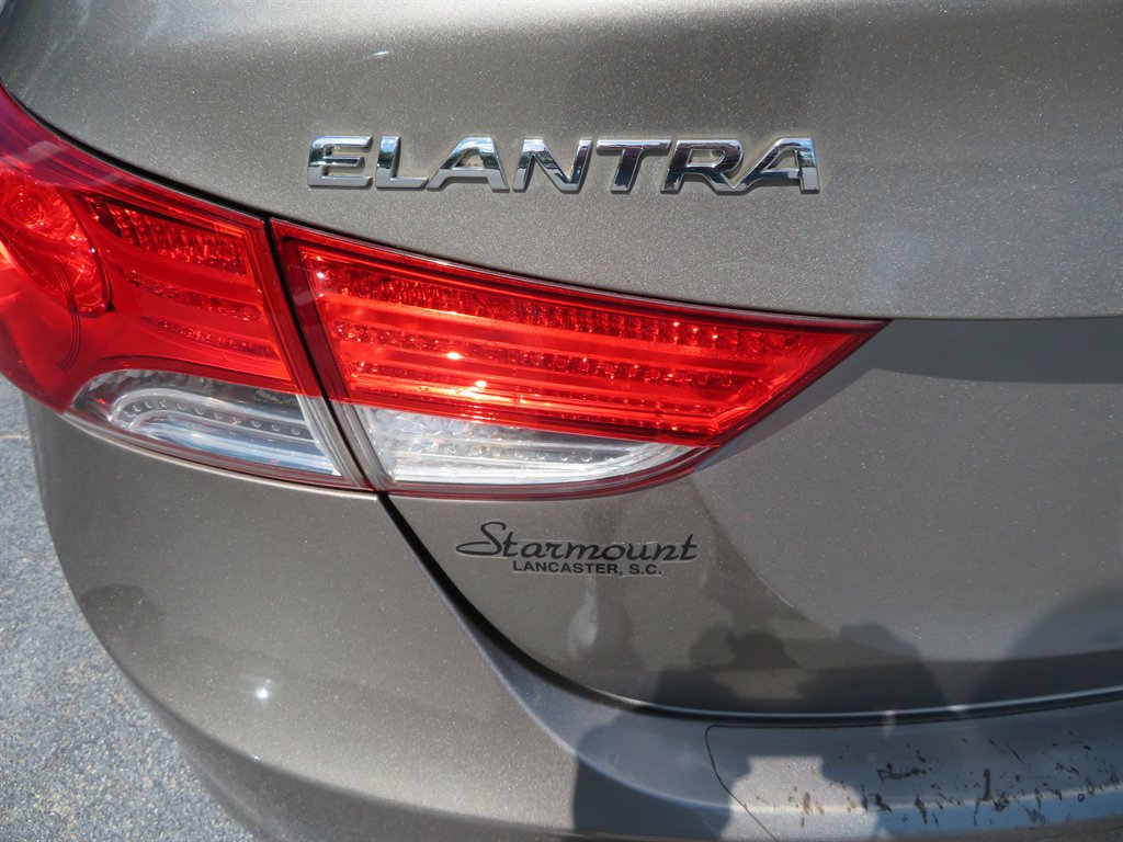 2013 Hyundai Elantra GLS photo