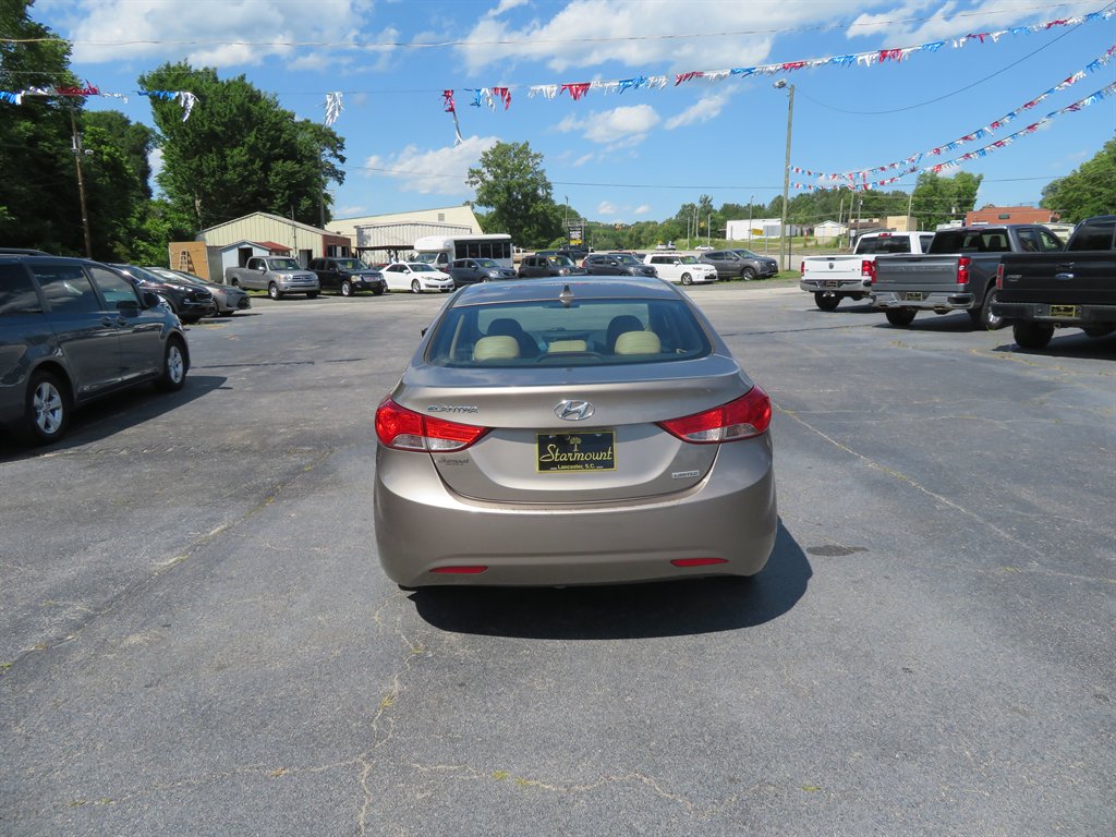 2013 Hyundai Elantra GLS photo