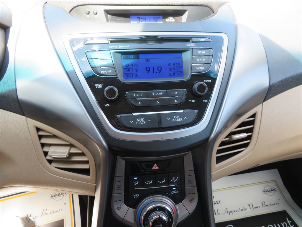 2013 Hyundai Elantra GLS photo