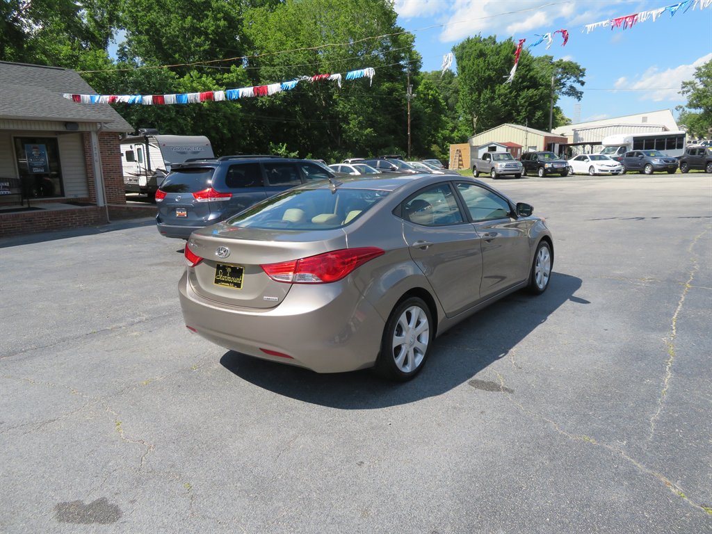 2013 Hyundai Elantra GLS photo