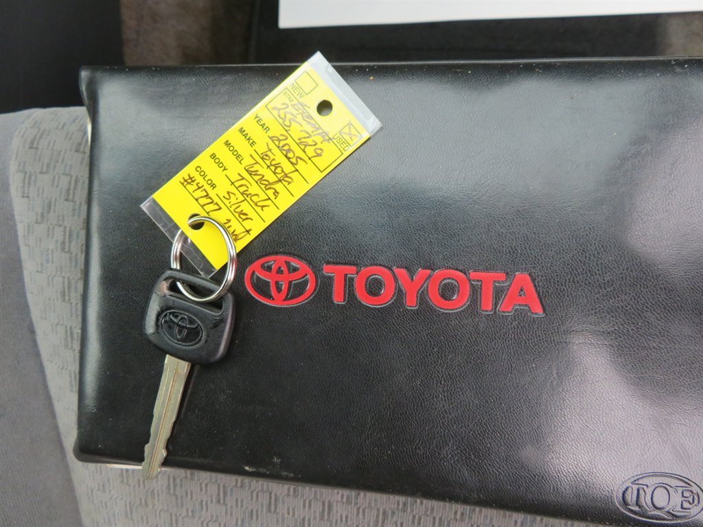 2005 Toyota Tundra SR5 photo