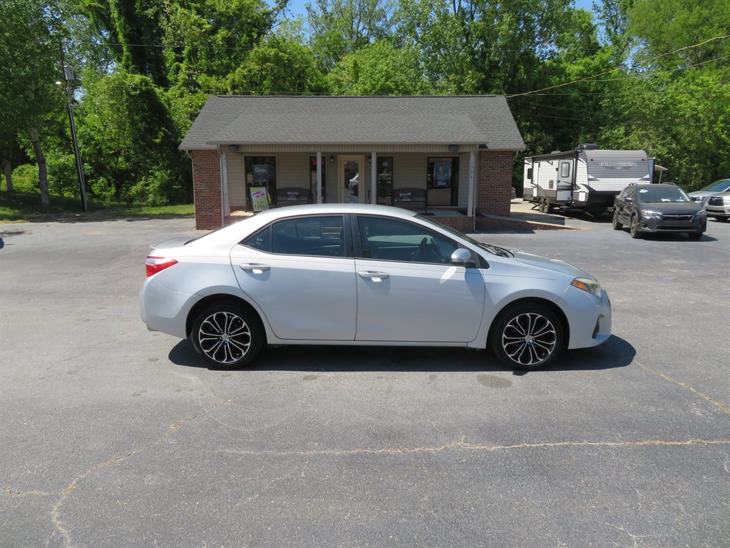 2014 Toyota Corolla - $7,599