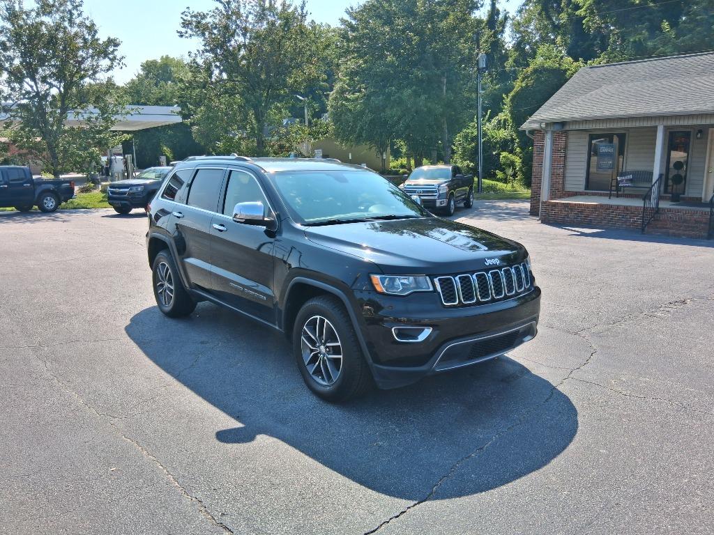 2017 Jeep Cherokee - $10,999