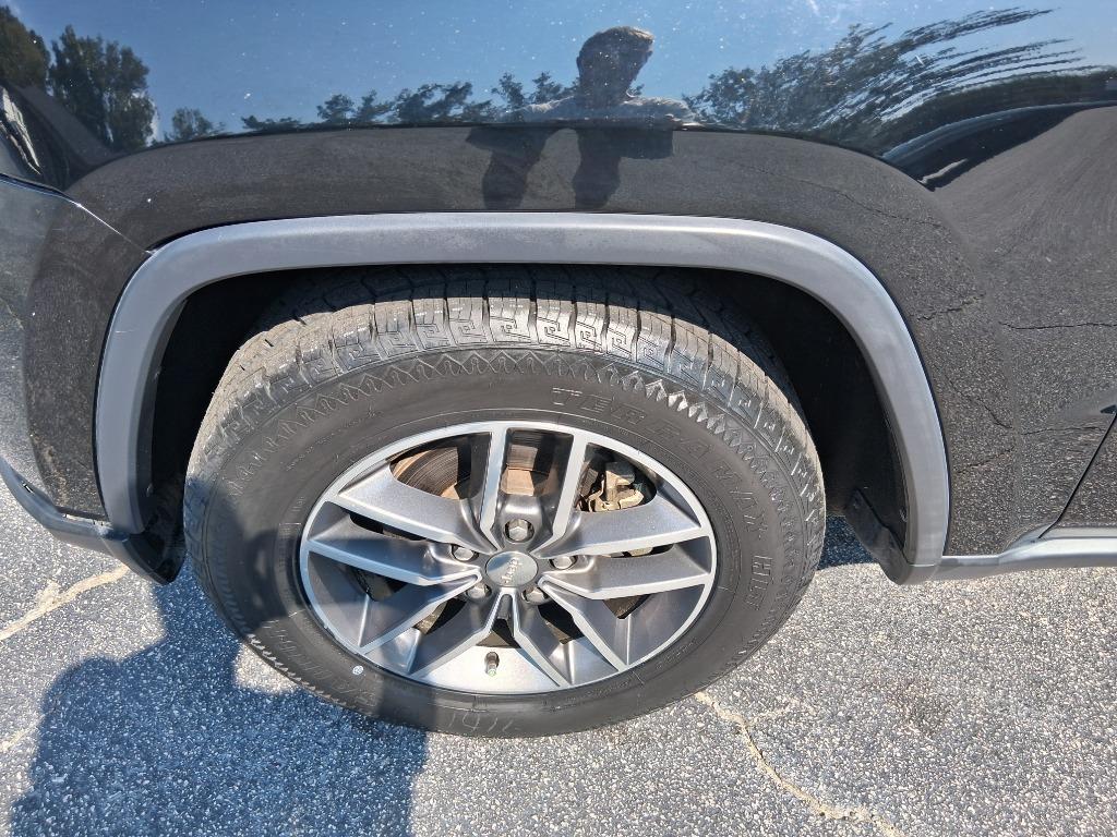 2017 Jeep Cherokee - $10,999