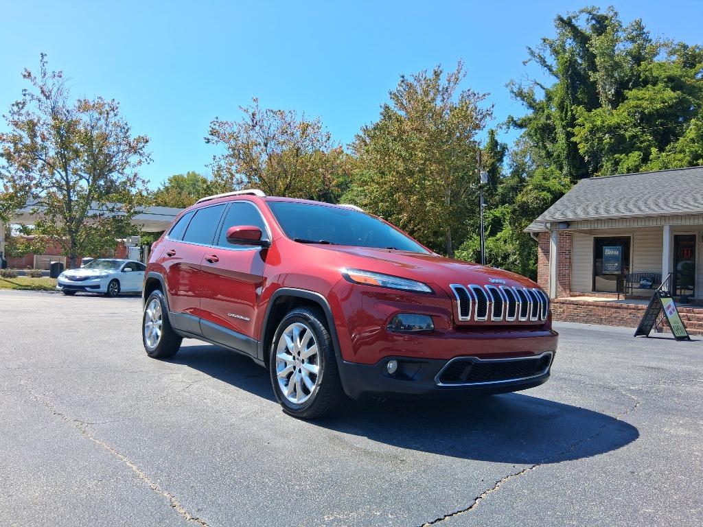 2015 Jeep Cherokee - $10,999