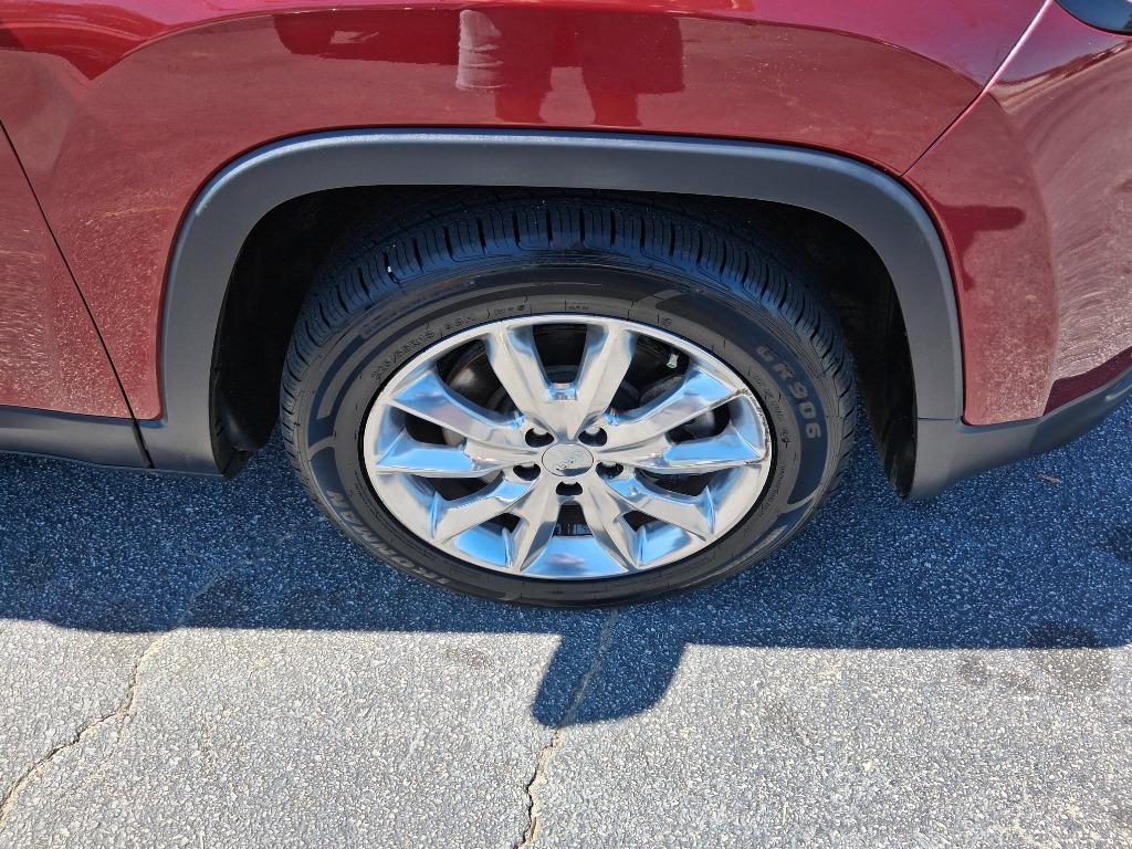 2015 Jeep Cherokee - $10,999