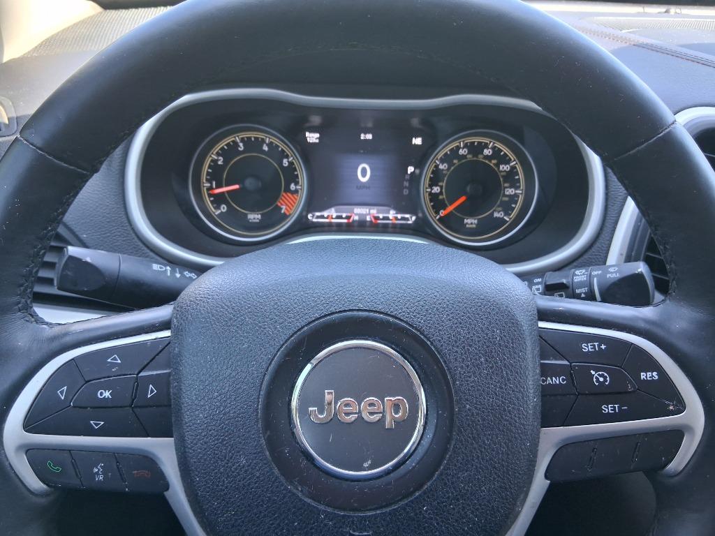 2015 Jeep Cherokee - $10,999