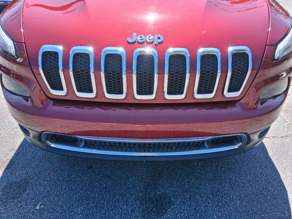 2015 Jeep Cherokee - $10,999