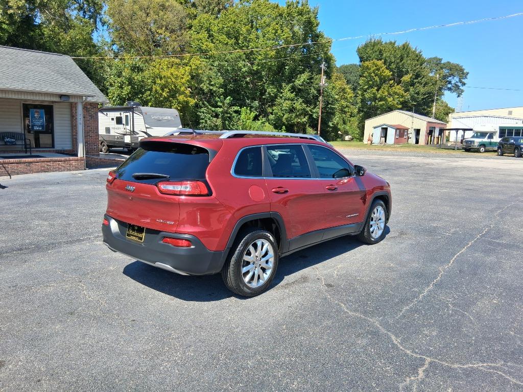 2015 Jeep Cherokee - $10,999