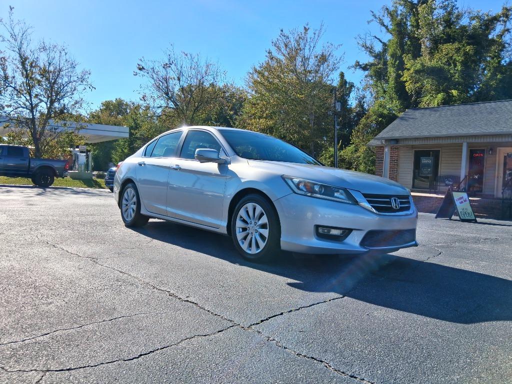 2013 Honda Accord - $10,399