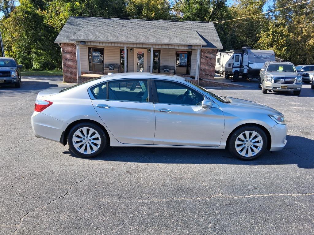 2013 Honda Accord - $10,399