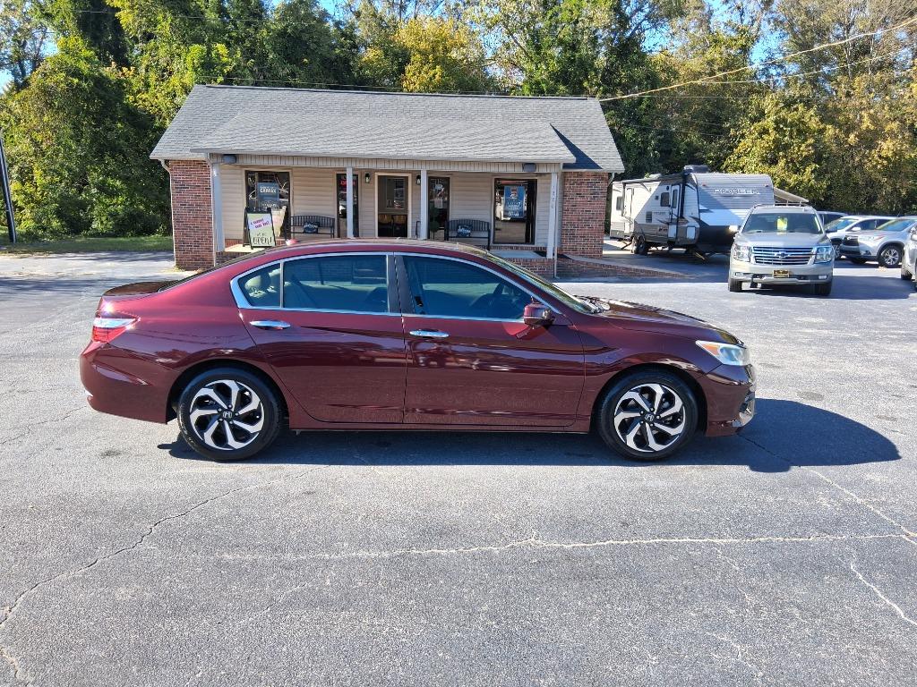 2017 Honda Accord - $13,699