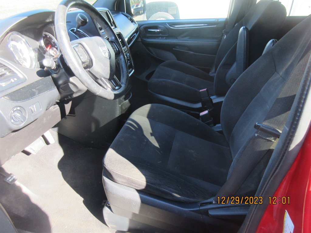 2016 Dodge Grand Caravan SE photo