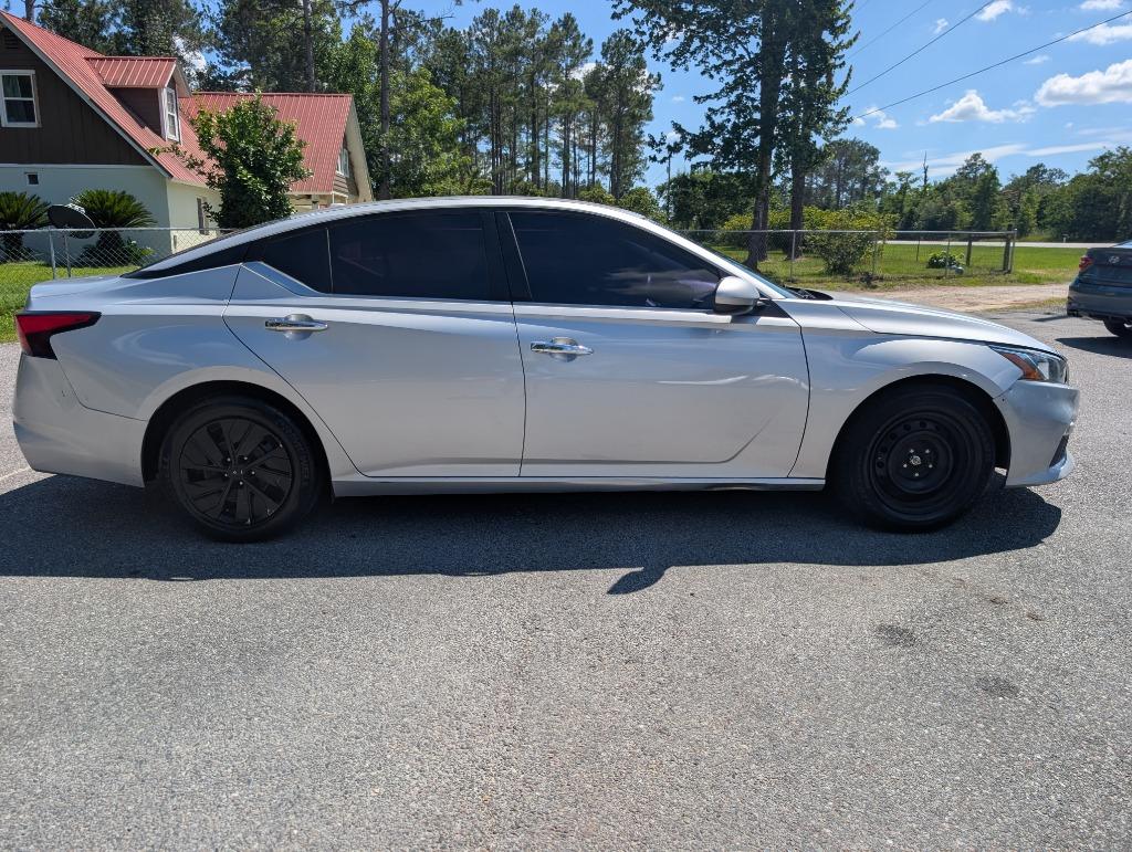 2020 Nissan Altima - $9,500