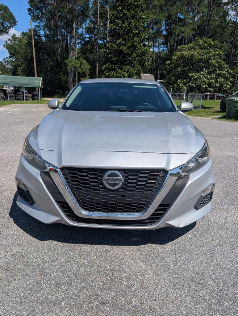 2020 Nissan Altima - $9,500