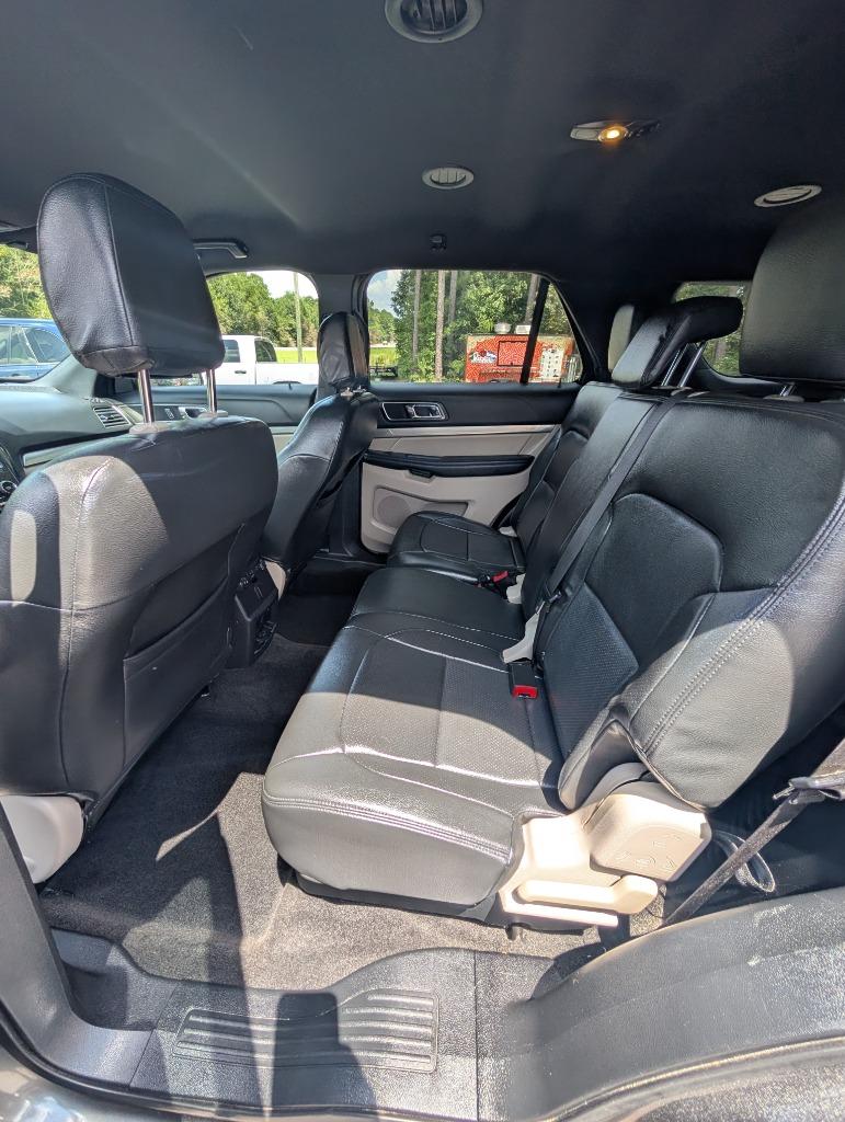 2018 Ford Explorer - $11,500