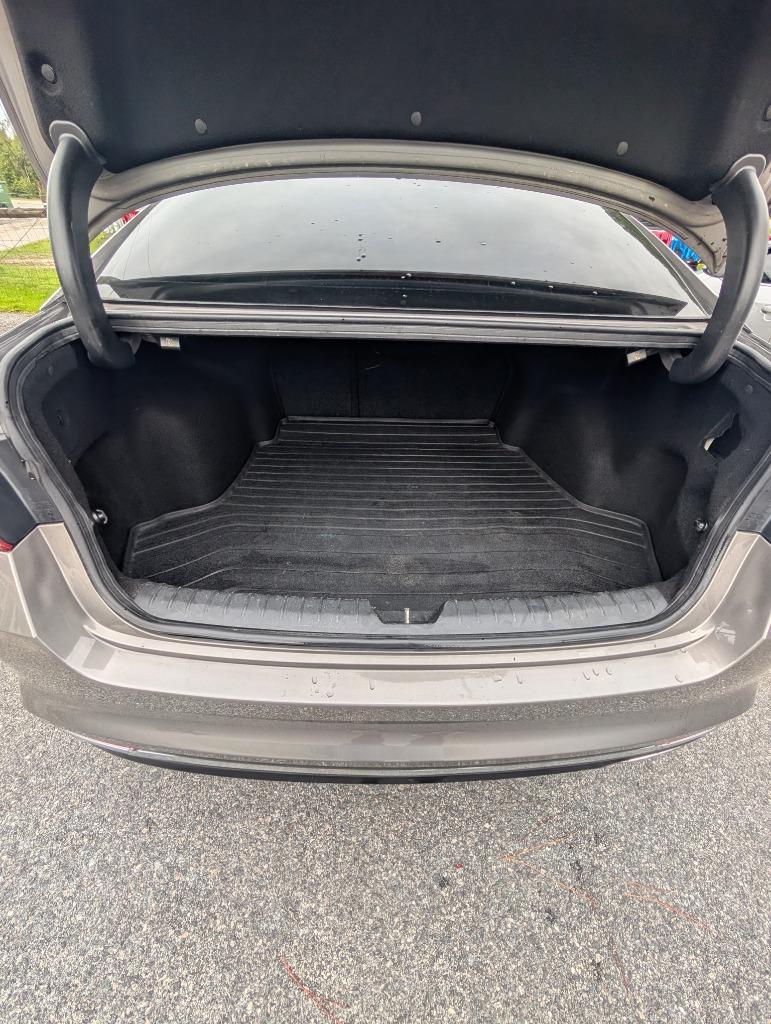 2017 Kia Optima - $11,000