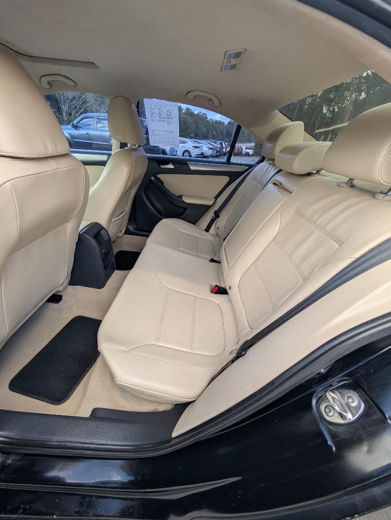 2016 Volkswagen Jetta - $9,500