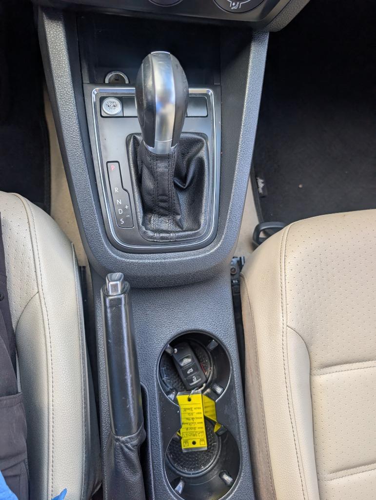 2016 Volkswagen Jetta - $9,500