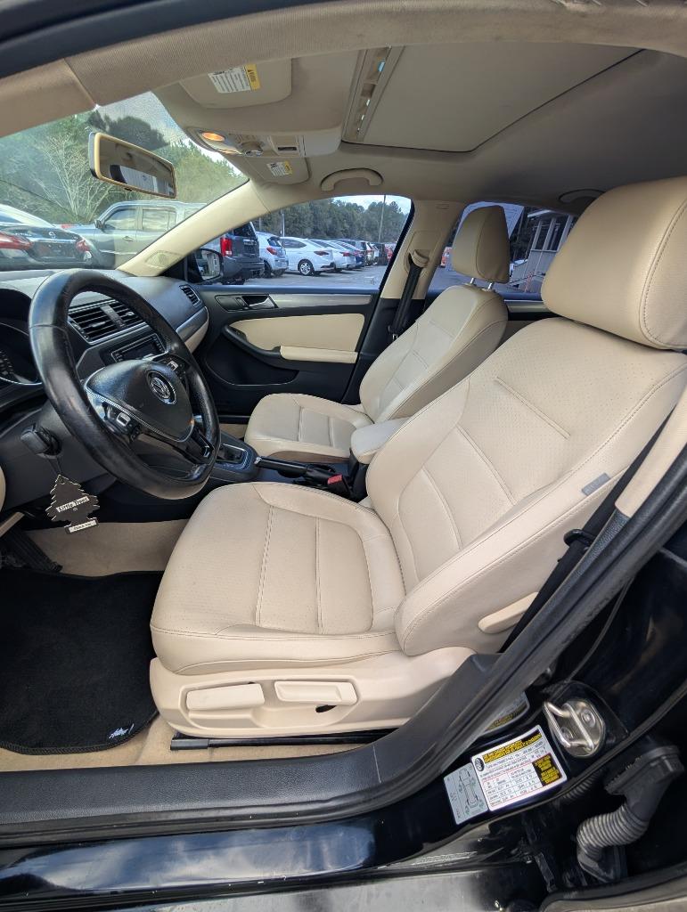 2016 Volkswagen Jetta - $9,500