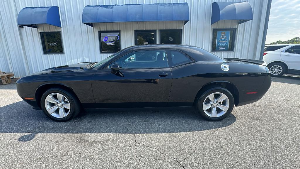 2023 Dodge Challenger SXT photo