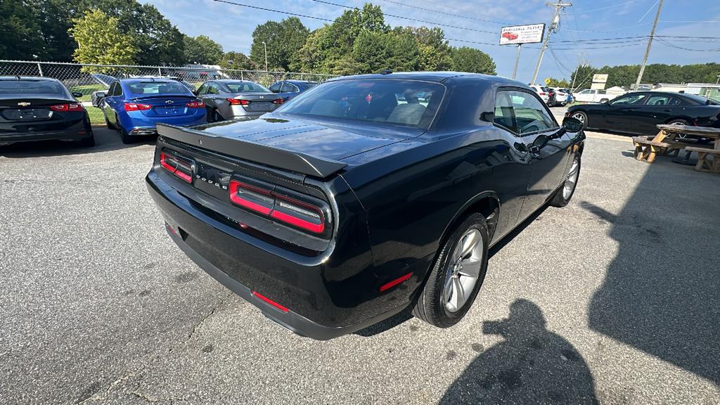 2023 Dodge Challenger SXT photo