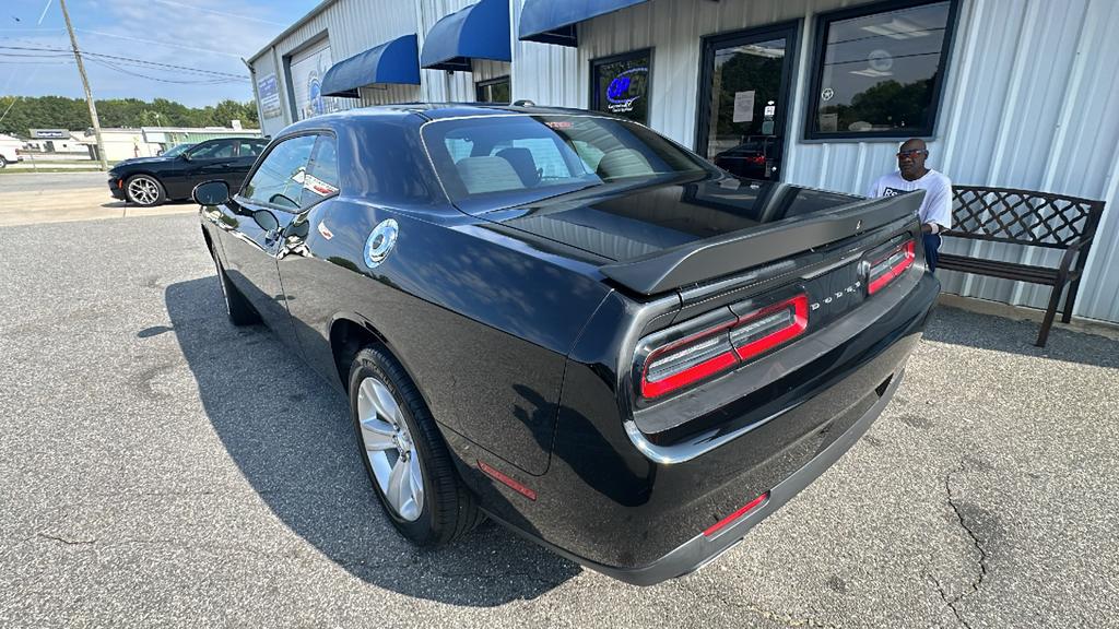 2023 Dodge Challenger SXT photo