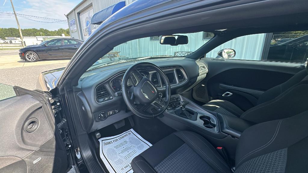 2023 Dodge Challenger SXT photo