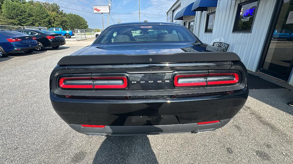 2023 Dodge Challenger SXT photo