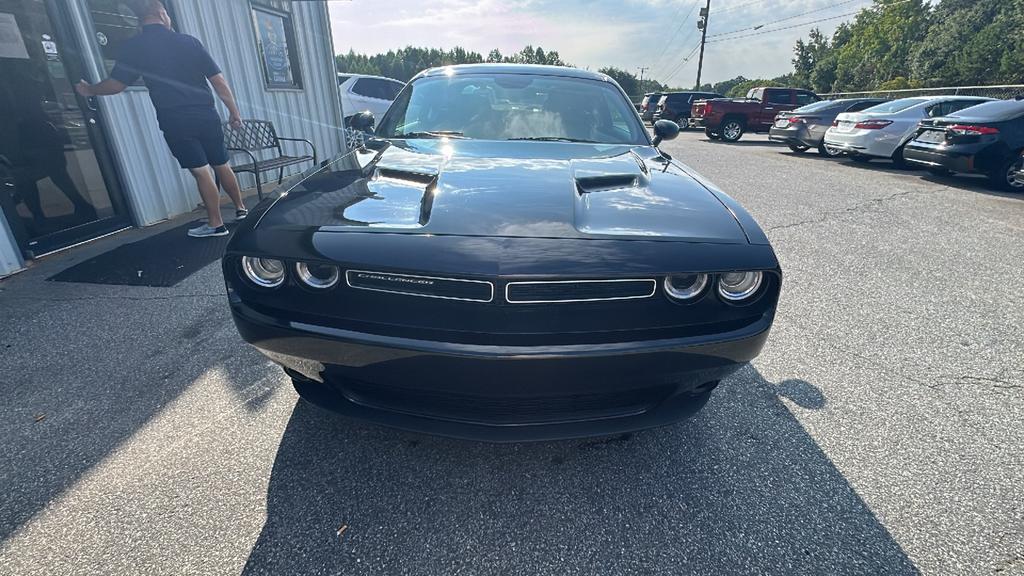 2023 Dodge Challenger SXT photo