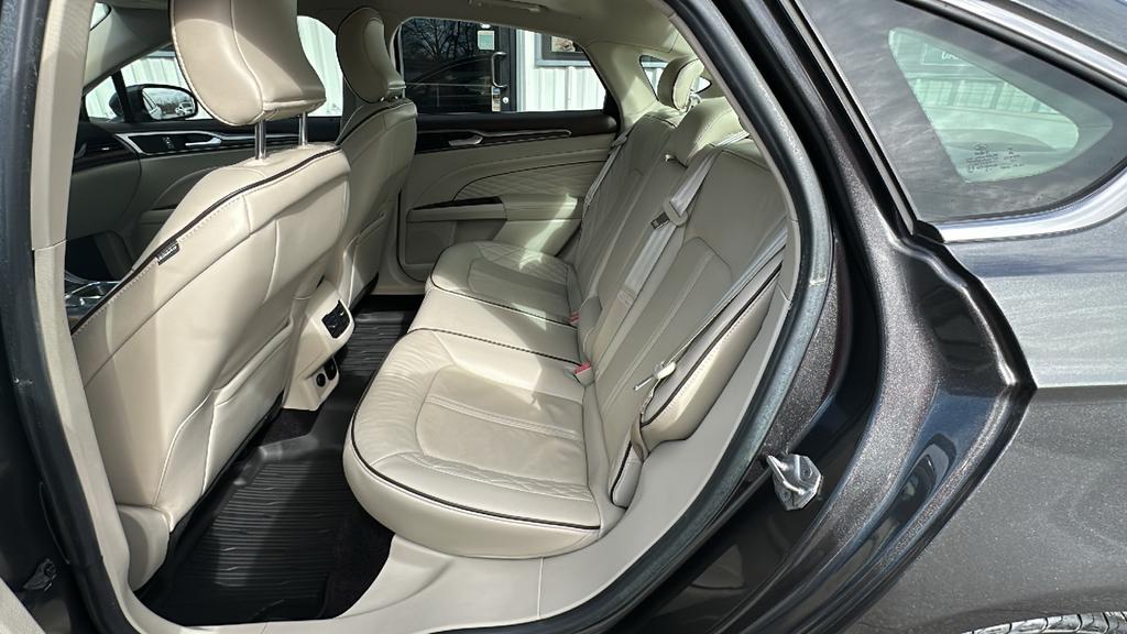 2017 Ford Fusion Platinum photo