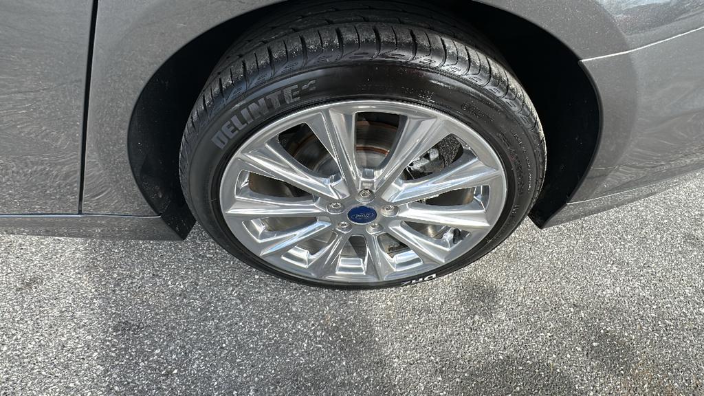 2017 Ford Fusion Platinum photo