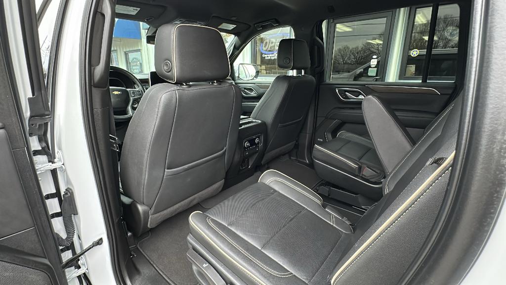 2023 Chevrolet Suburban 1500 Premier photo