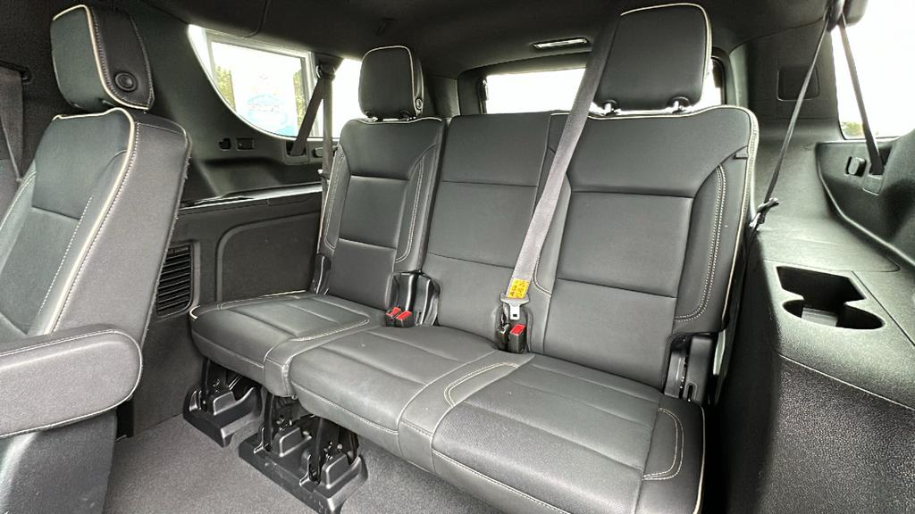 2023 Chevrolet Suburban 1500 Premier photo