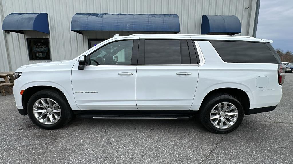 2023 Chevrolet Suburban 1500 Premier photo