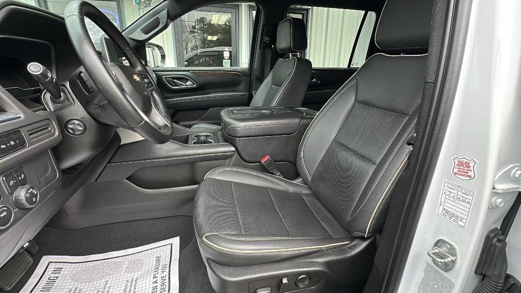 2023 Chevrolet Suburban 1500 Premier photo
