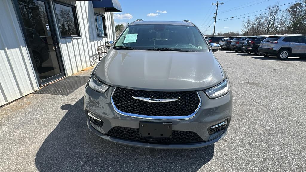 2023 Chrysler Pacifica Limited photo
