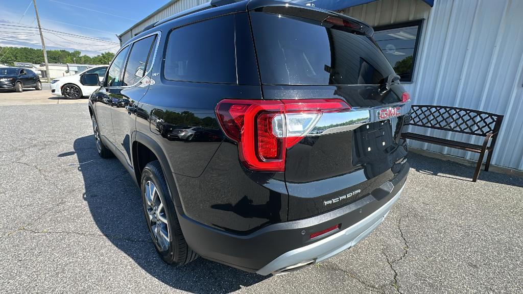 2023 GMC Acadia SLT photo