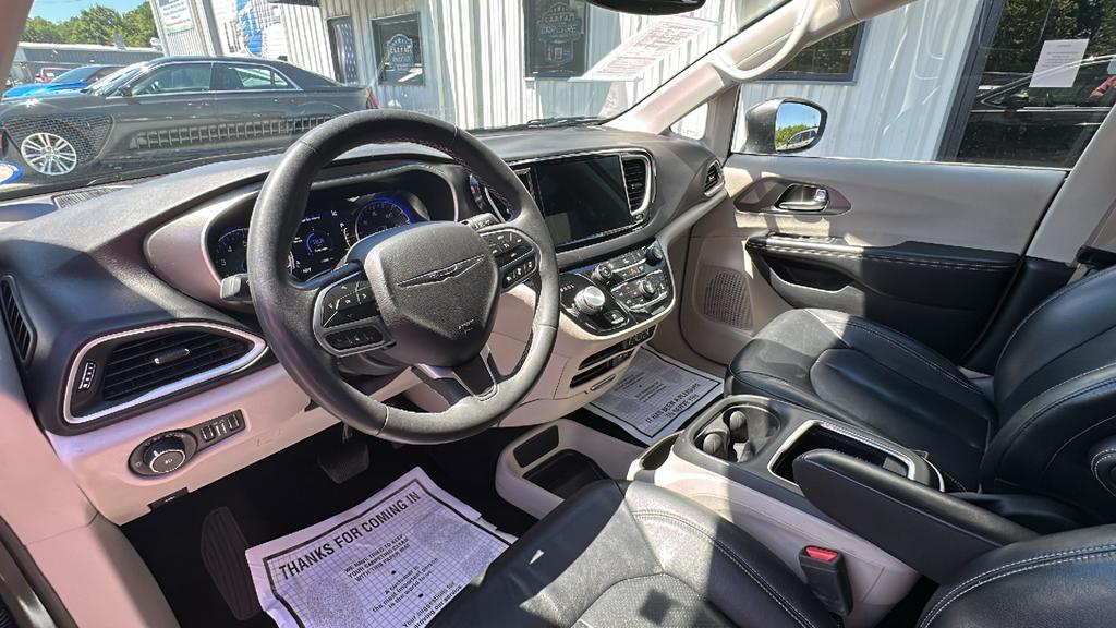 2022 Chrysler Pacifica - $24,990
