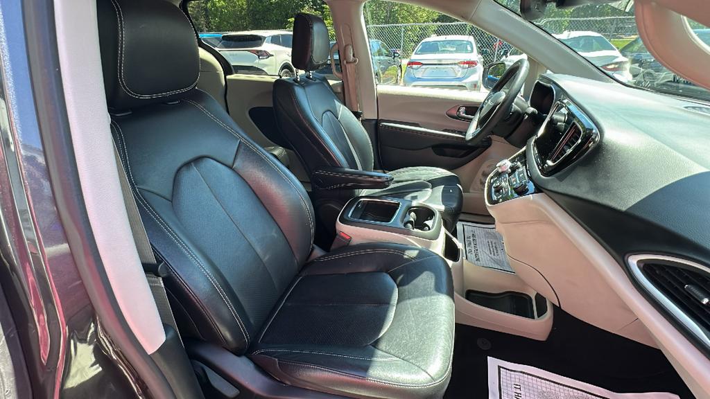 2022 Chrysler Pacifica - $24,990