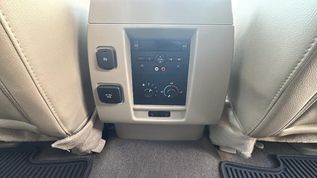 2014 Ford Expedition - $13,900
